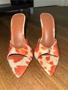 Pointed Toe Slip-On Mule in Cream and Orange